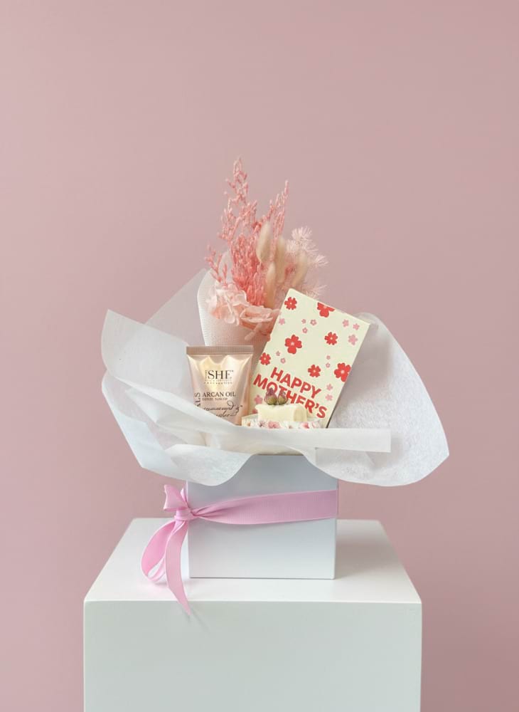 Mother`s Day Dried Posy Hamper 