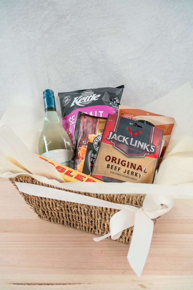 Wine & Snack Hamper