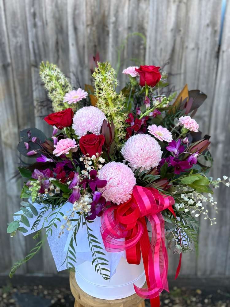 Valentines Large Mixed Hat Box Flowers 