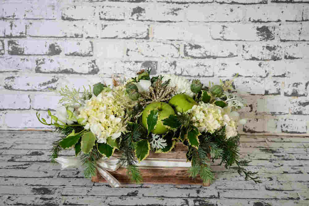 Christmas Table Arrangement